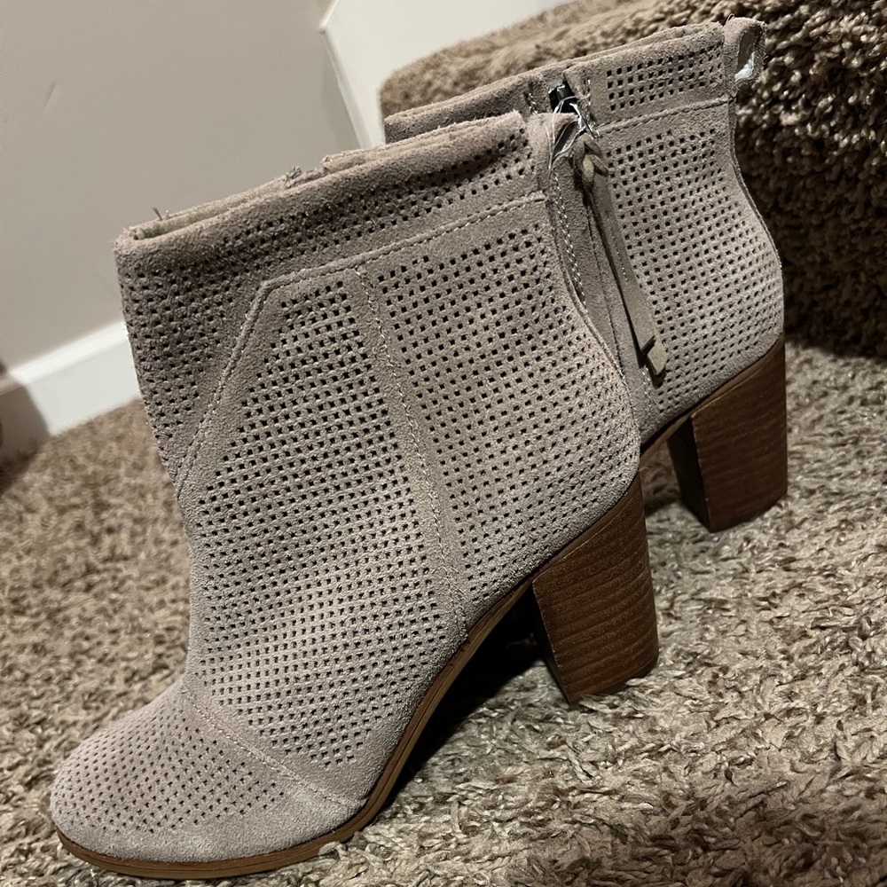 Round Toe Heeled Bootie